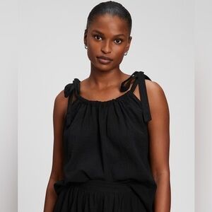NWT Gap Crinkle Gauze Black Tank w/ Bow Straps